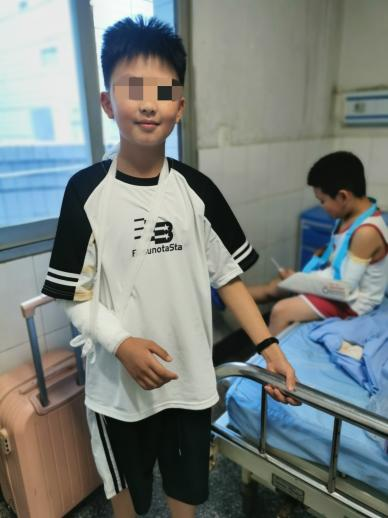 “90后帥鍋”憑實(shí)力圈粉，與上千患者交朋友！